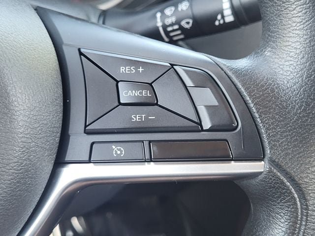 Used 2020 Nissan Versa S FWD image 12