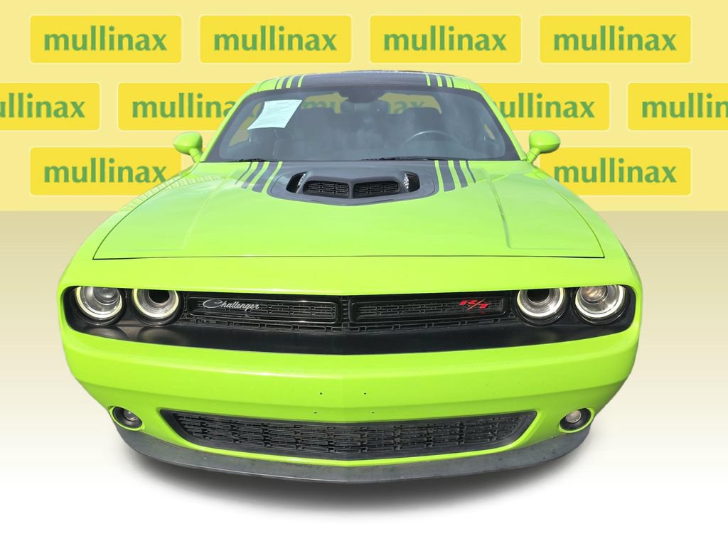 Used 2015 Dodge Challenger R/T RWD image 15