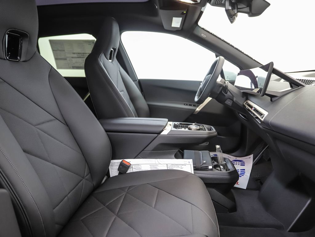 Used 2026 BMW iX xDrive60 w/ Premium Package image 31