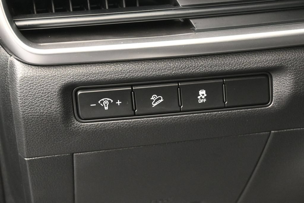 Used 2024 Kia Telluride LX FWD image 16