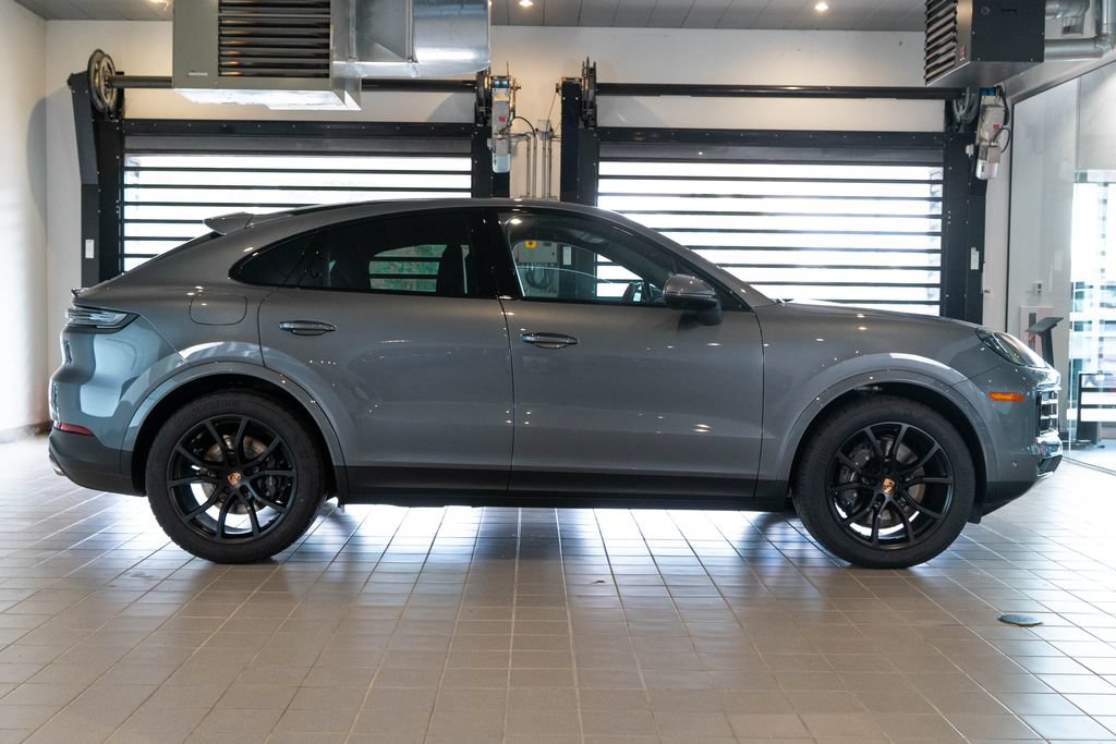 New 2026 Porsche Cayenne Coupe AWD/4WD image 11
