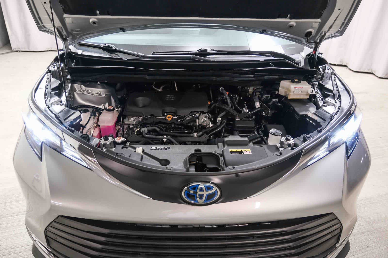 Used 2021 Toyota Sienna XLE FWD image 31