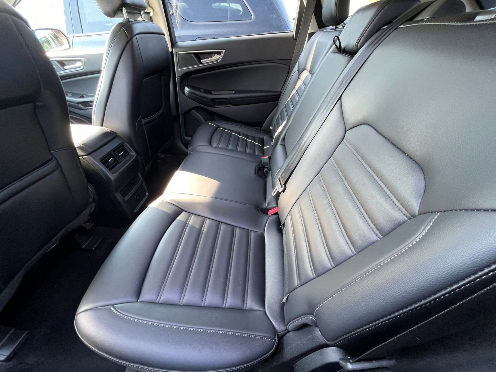 Used 2024 Ford Edge SEL image 25