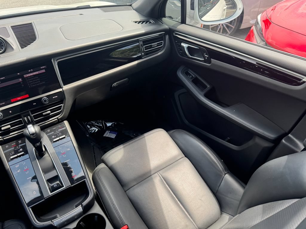 Used 2022 Porsche Macan AWD/4WD image 15