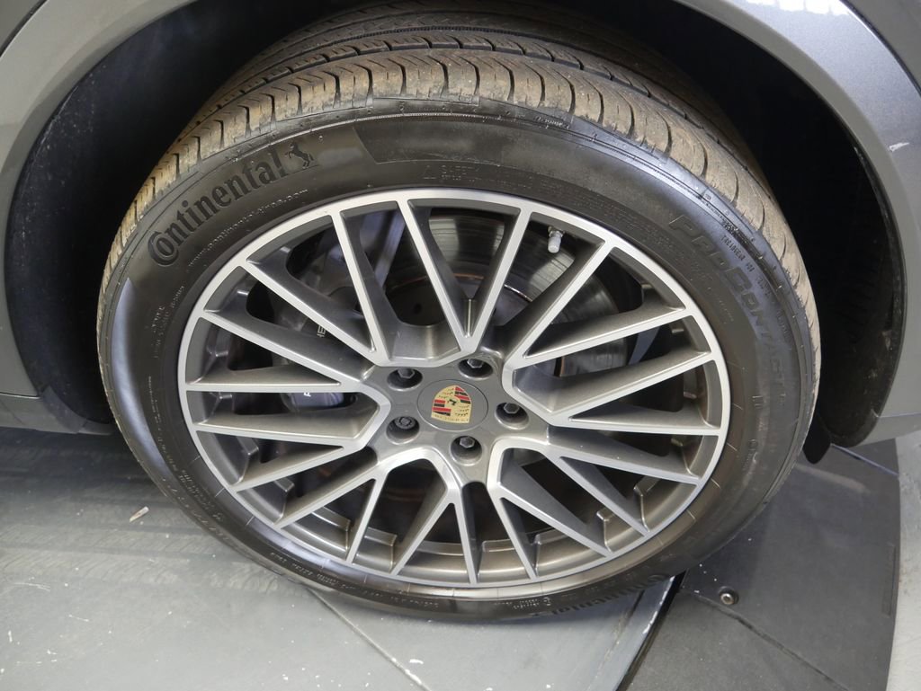 Certified 2023 Porsche Cayenne image 16