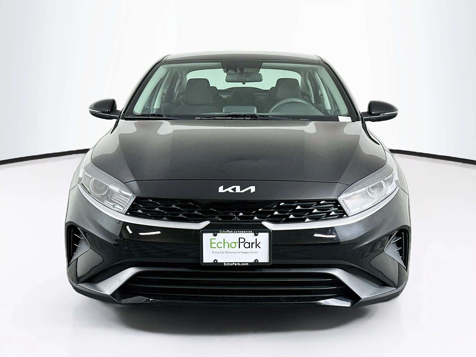 Used 2023 Kia Forte LXS w/ LXS Technology Package FWD image 2