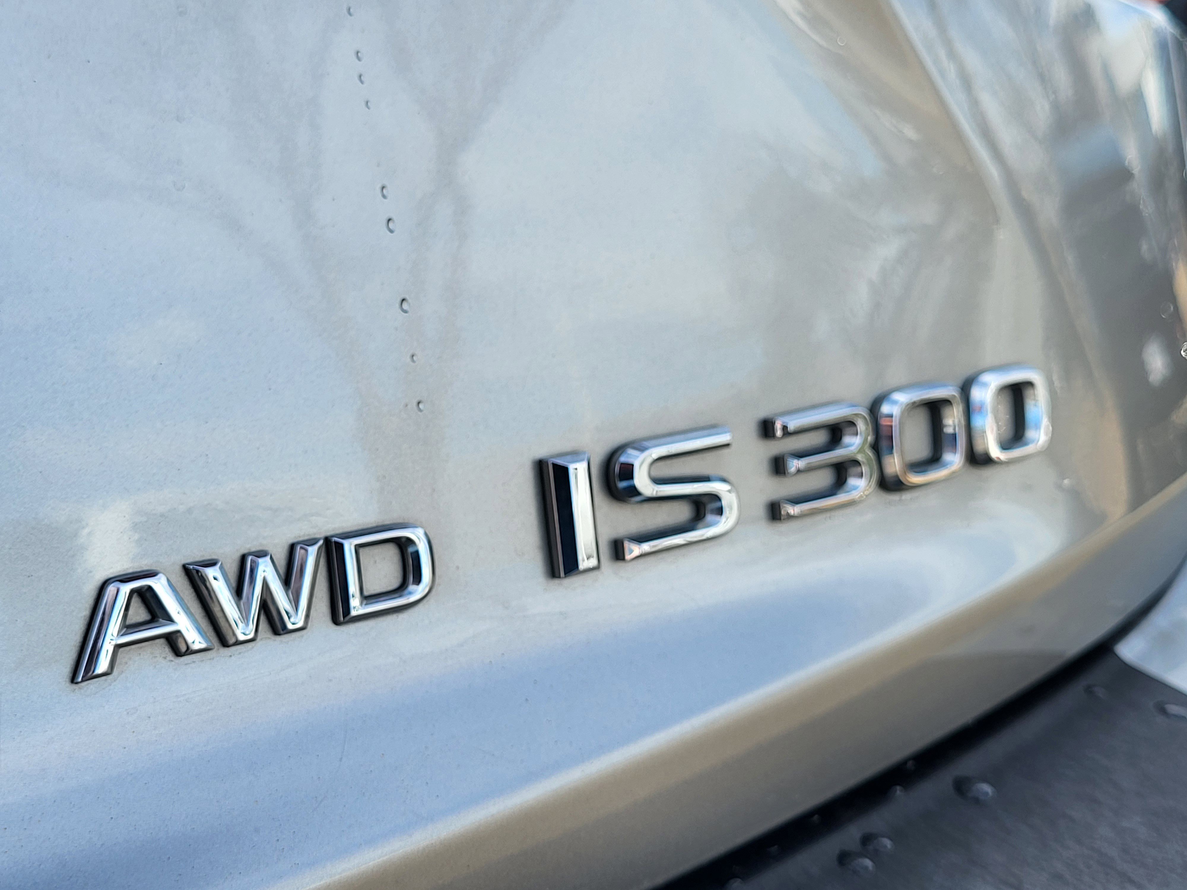 Used 2017 Lexus IS 300 AWD image 13