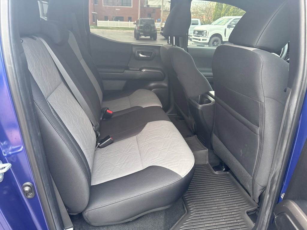 Used 2022 Toyota Tacoma TRD Sport w/ Technology Package image 37