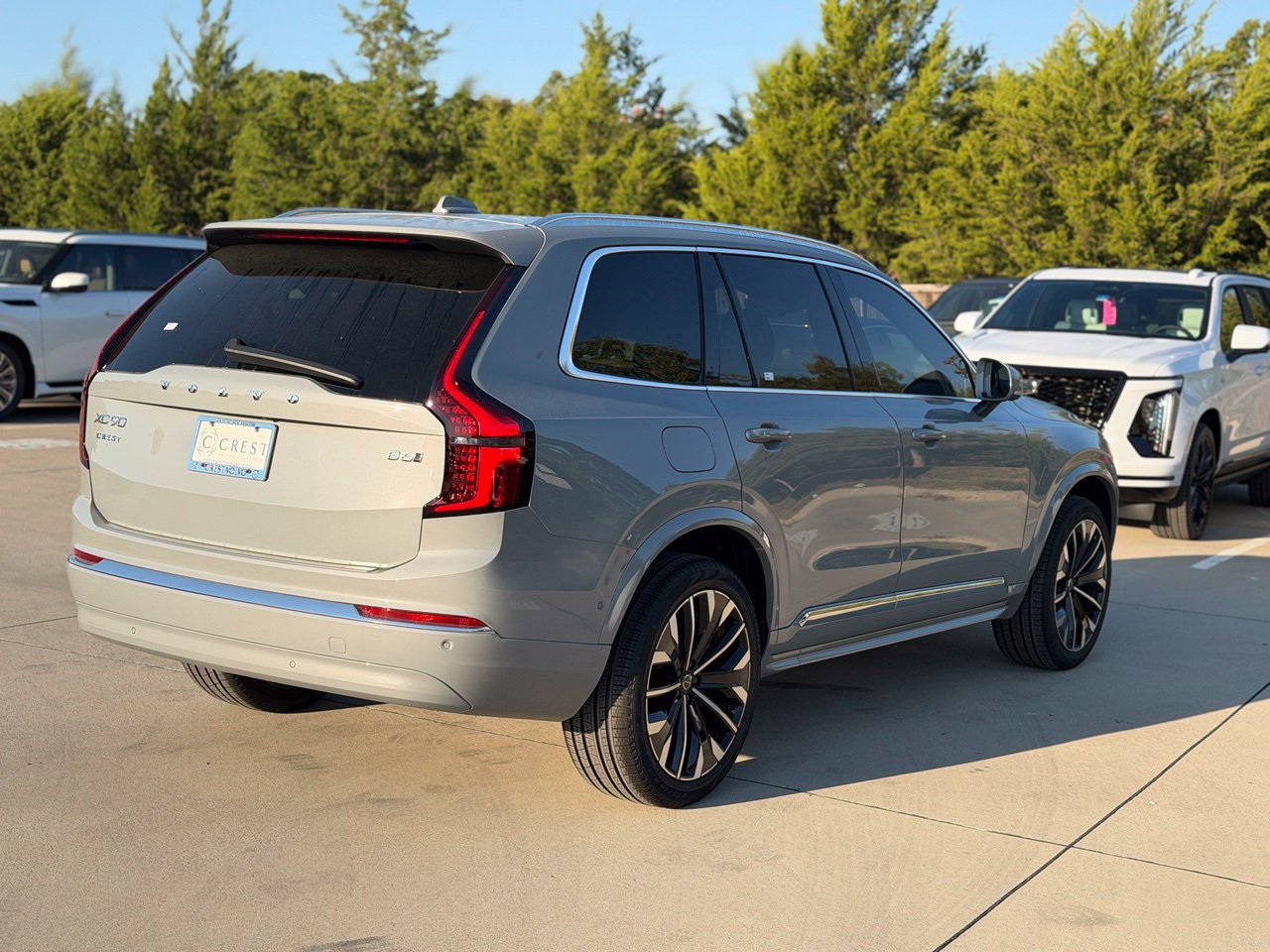 New 2026 Volvo XC90 B6 Plus w/ Protection Package Premier AWD/4WD image 6