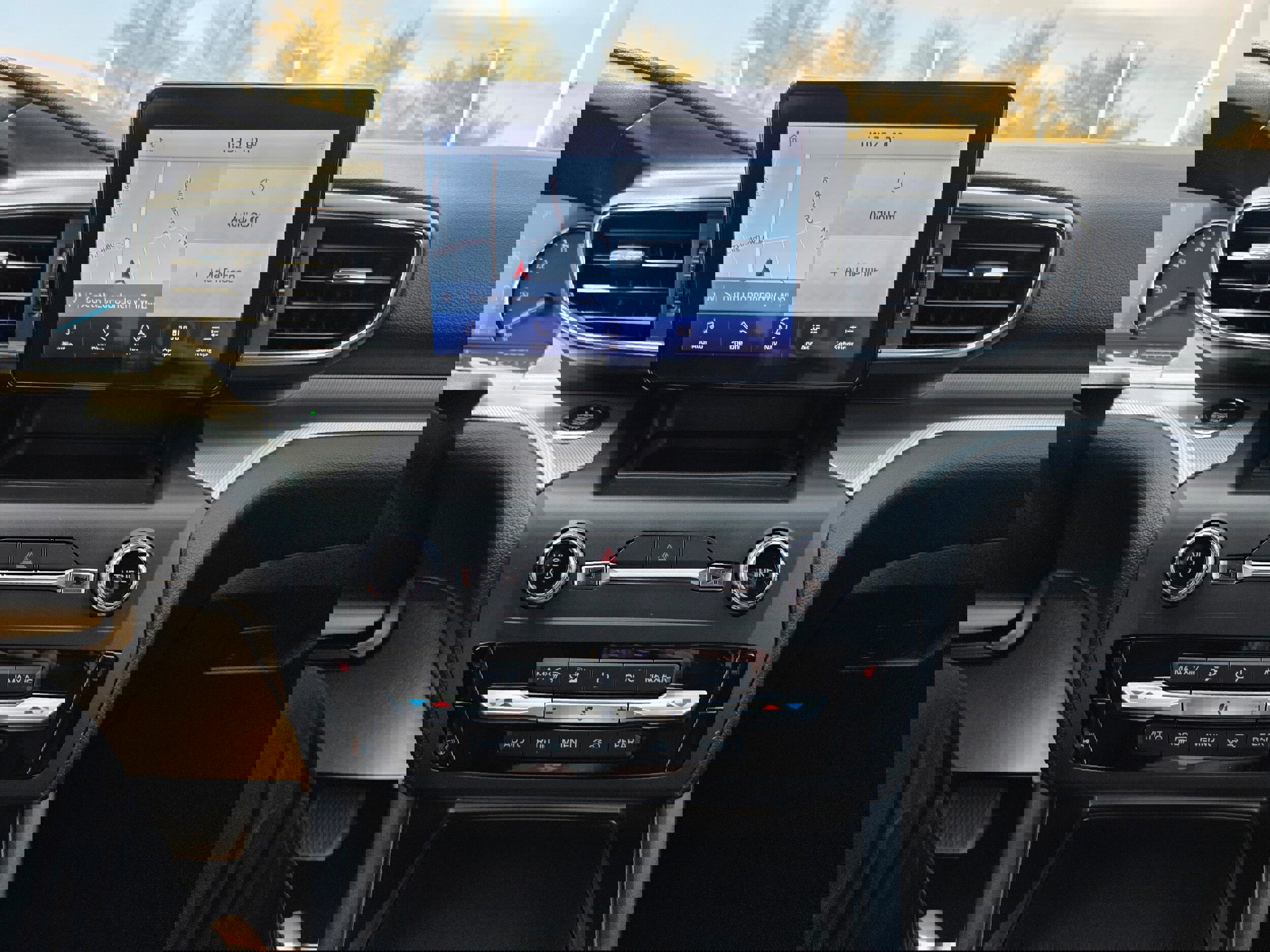 Used 2020 Ford Explorer XLT w/ Equipment Group 202A image 12