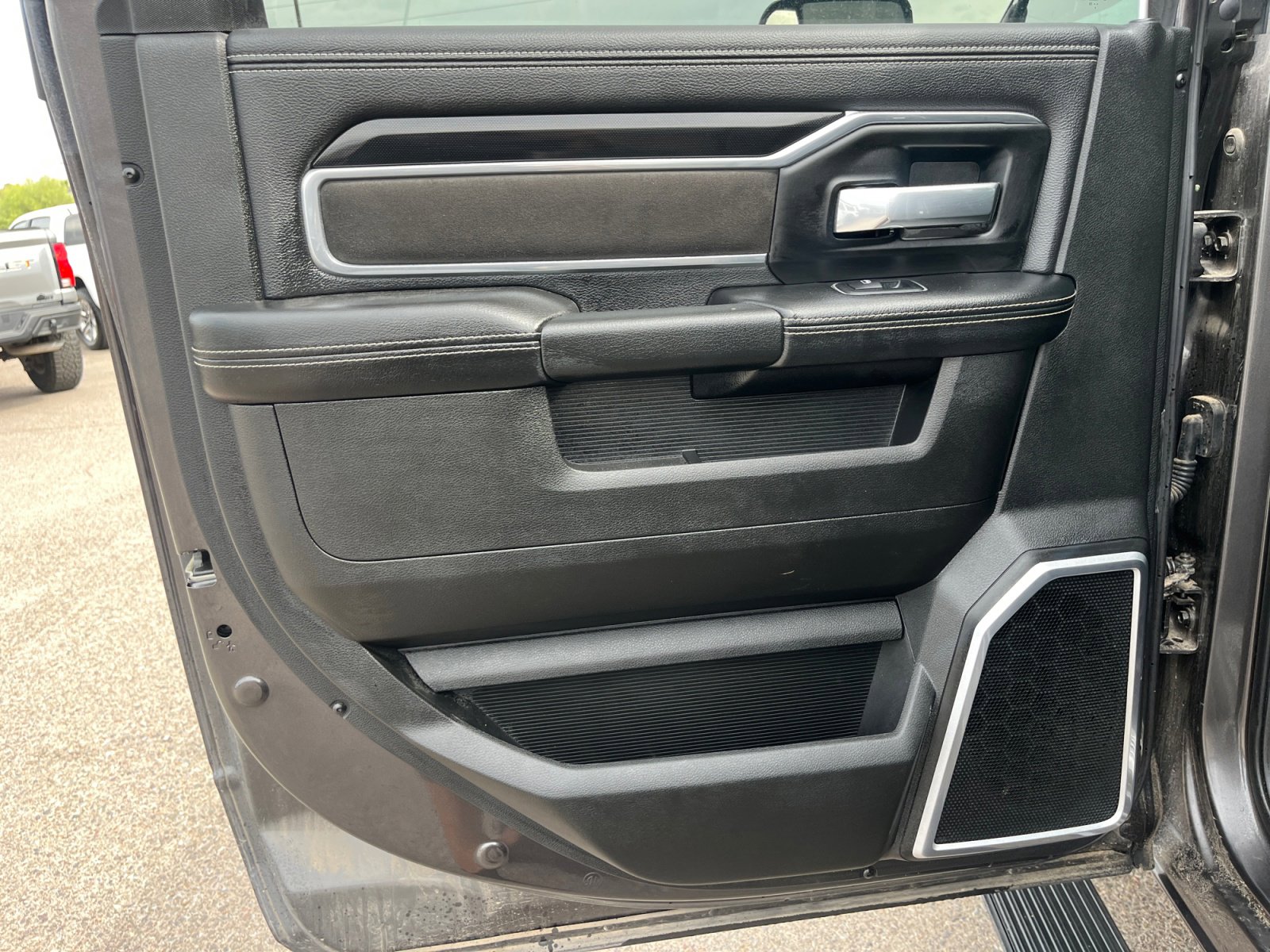 Used 2022 RAM 2500 Laramie w/ Night Edition AWD/4WD image 16