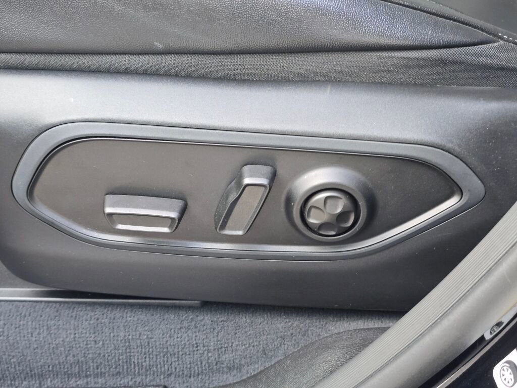 Used 2023 Jeep Grand Cherokee Limited image 20