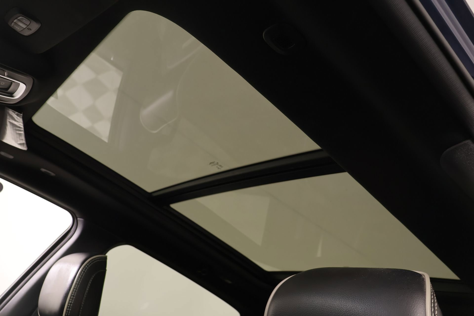 Used 2021 RAM 1500 Laramie w/ Sport Appearance Package image 16