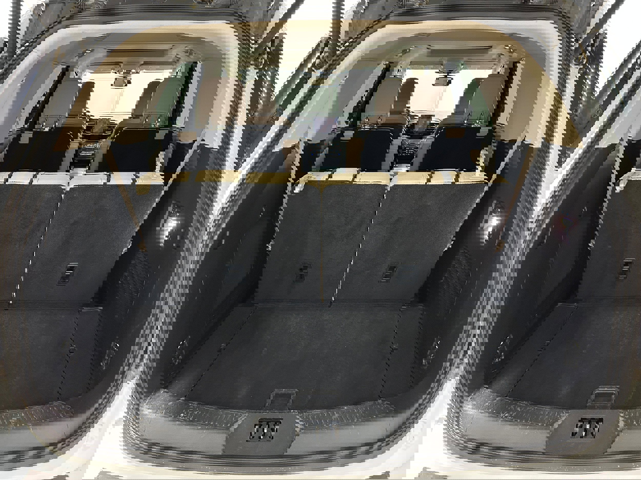 Used 2020 Ford Explorer Limited image 36