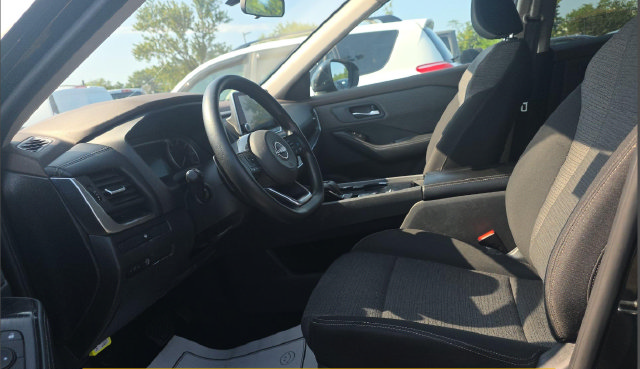 Used 2023 Nissan Rogue SV FWD image 7
