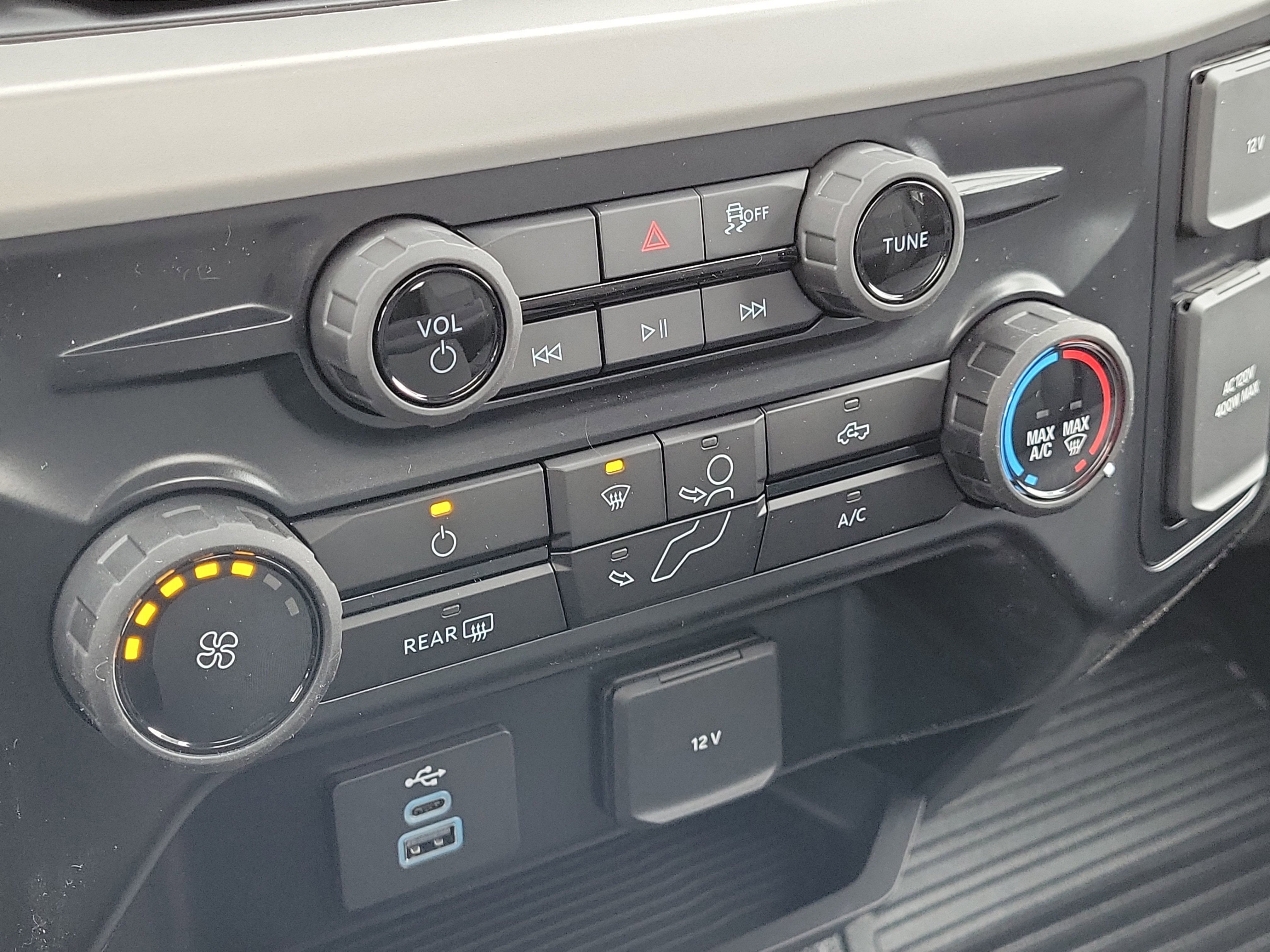 New 2026 Ford F350 XLT w/ FX4 Off-Road Package image 28