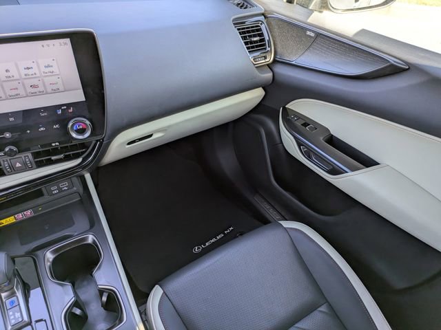 Used 2024 Lexus NX 350h AWD w/ Vision Package image 19