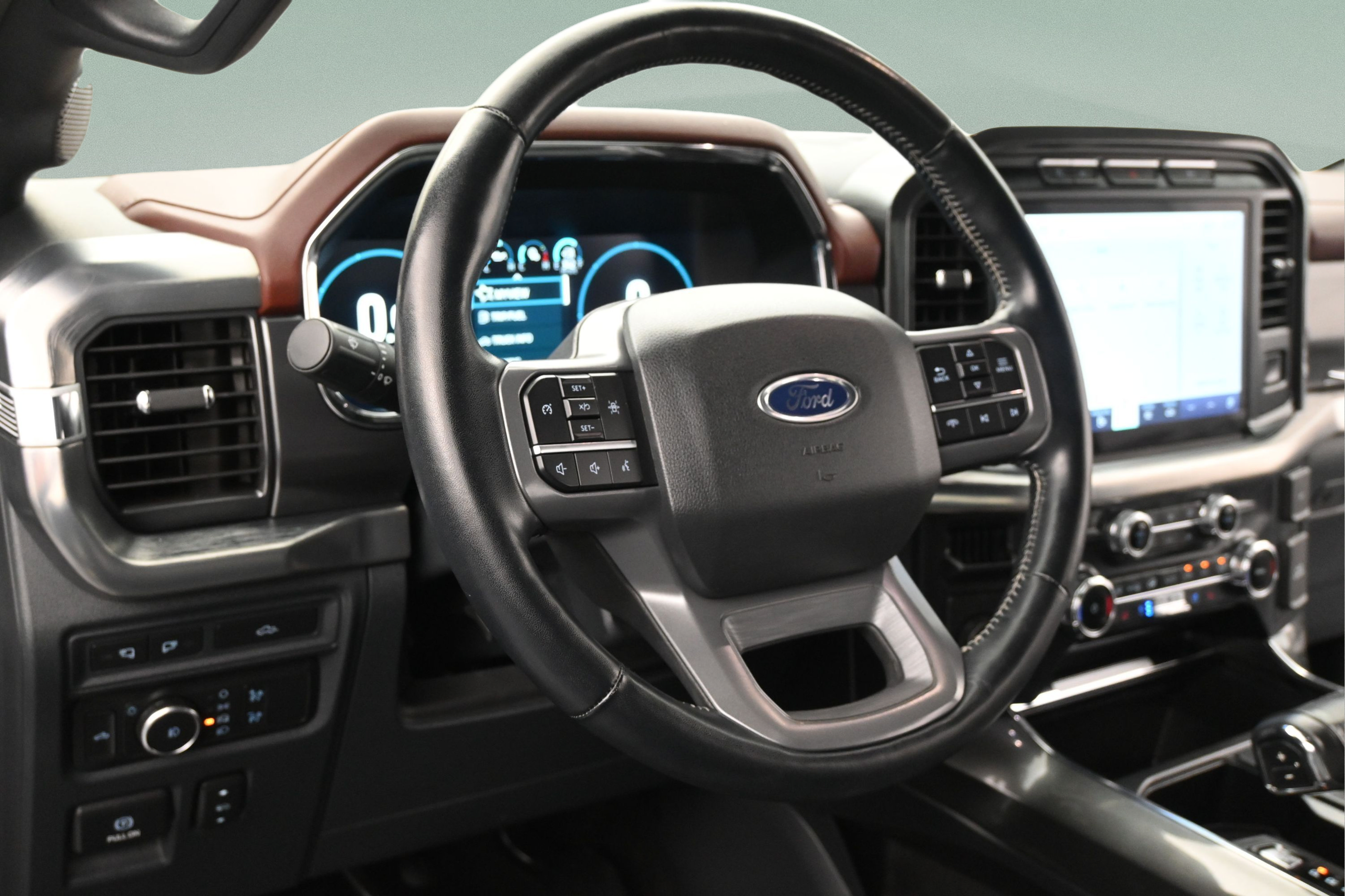 Used 2022 Ford F150 Lariat RWD image 13