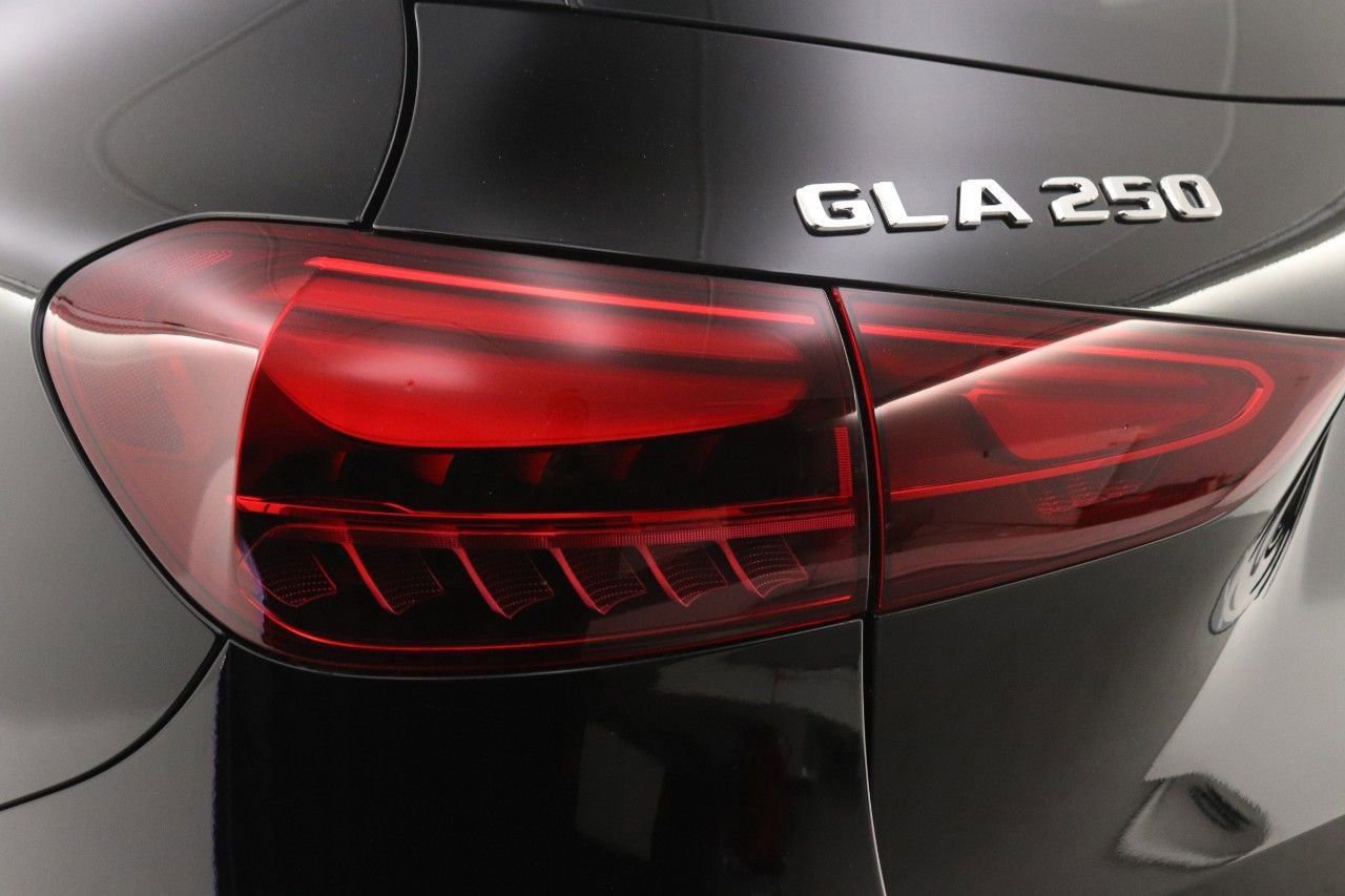 Certified 2025 Mercedes-Benz GLA 250 image 21