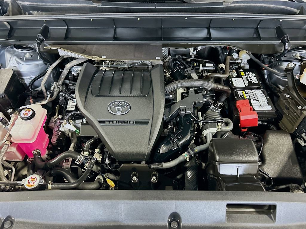 Used 2023 Toyota Highlander XLE AWD/4WD image 29