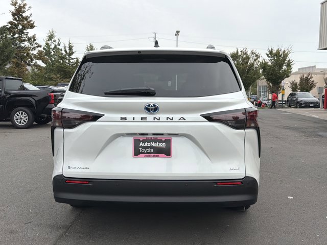Certified 2025 Toyota Sienna XLE AWD/4WD image 6