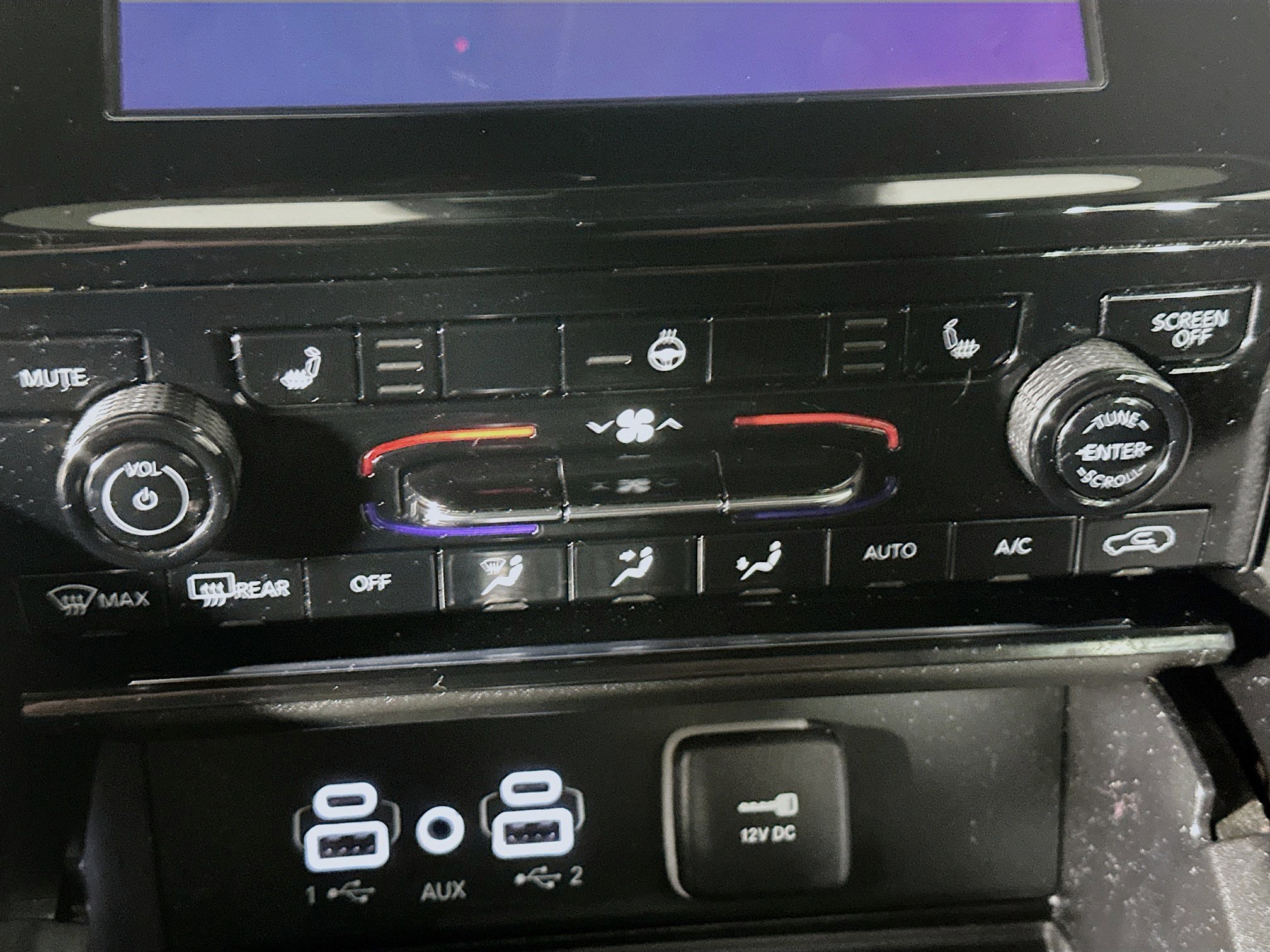 Used 2023 Jeep Grand Cherokee Altitude AWD/4WD image 23
