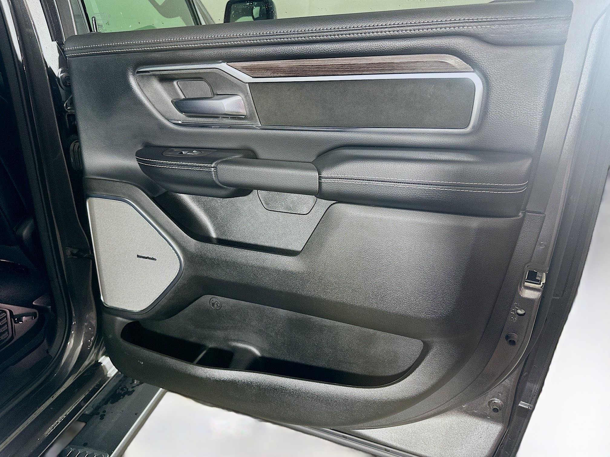 Used 2026 RAM 1500 Laramie w/ Night Edition AWD/4WD image 29