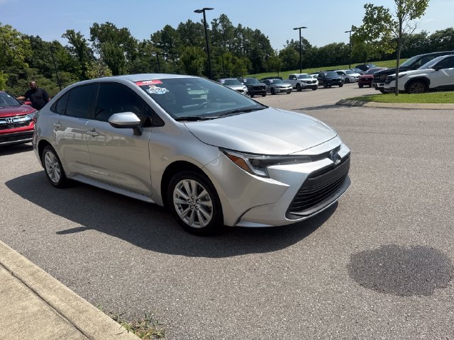 Used 2024 Toyota Corolla LE w/ LE Convenience Package FWD image 6