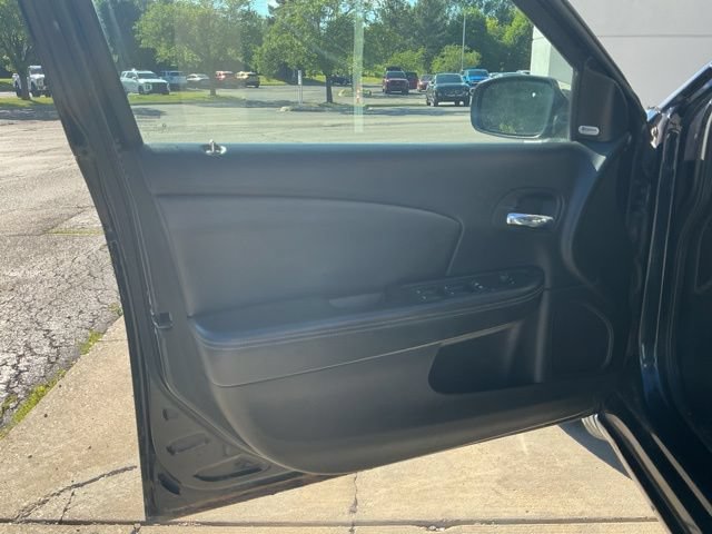 Used 2011 Chrysler 200 Limited FWD image 14