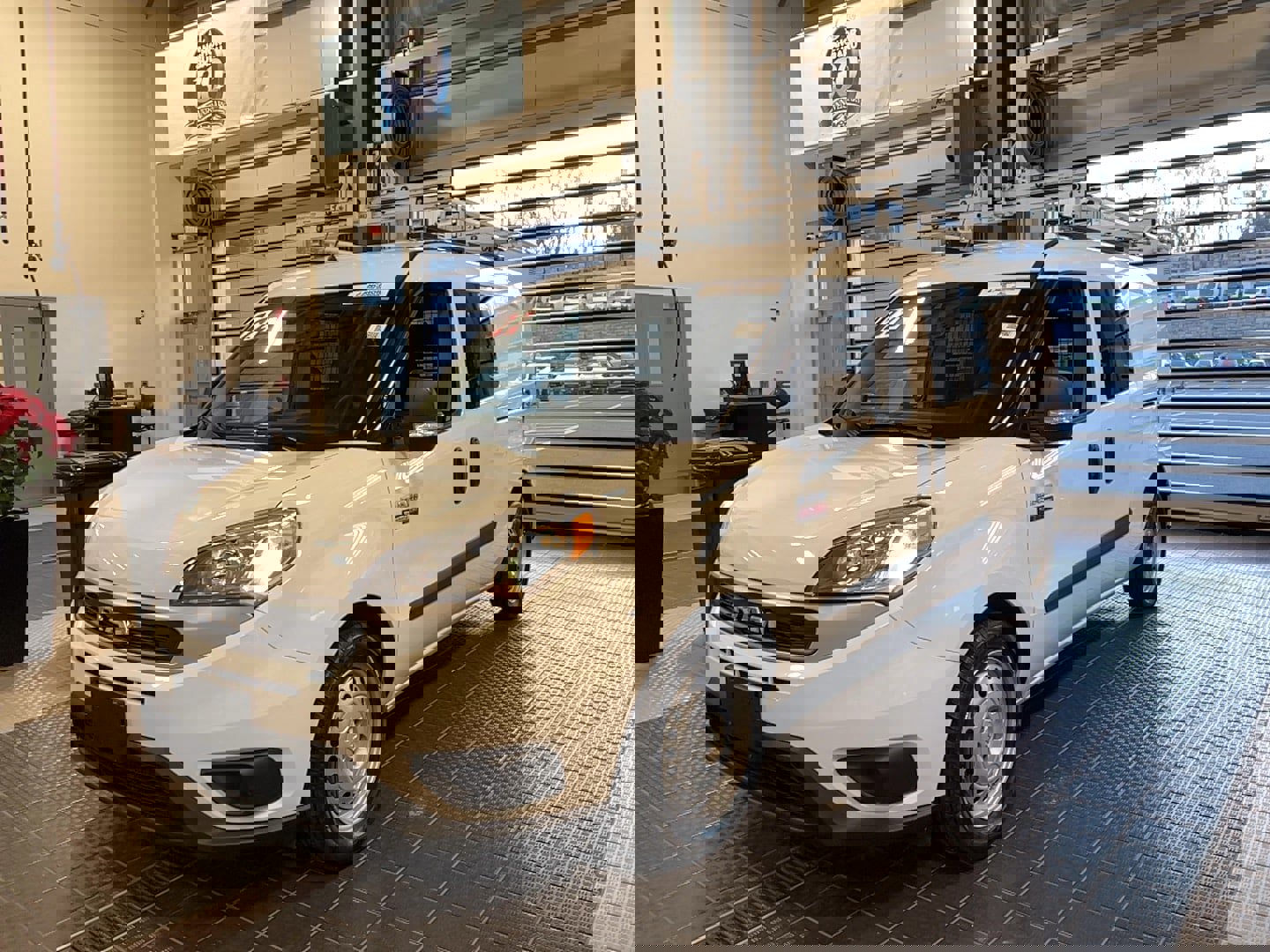 Used 2022 RAM ProMaster City Tradesman w/ Window Group 05 image 2