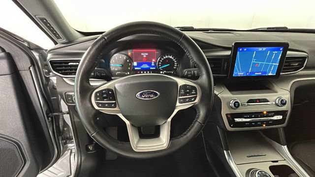 Used 2022 Ford Explorer XLT AWD/4WD image 15