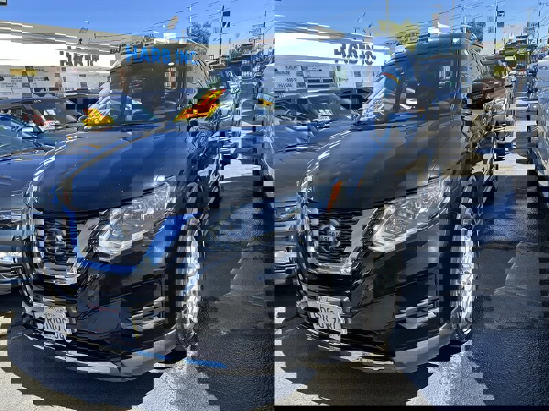 Used 2019 Nissan Rogue SV image 39