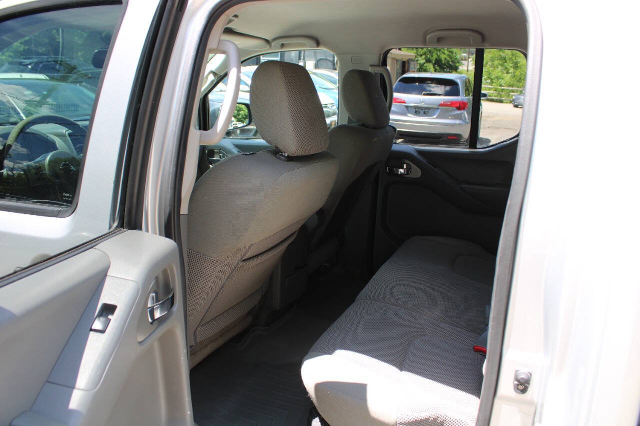 Used 2014 Nissan Frontier SV w/ SV Value Truck Package AWD/4WD image 26