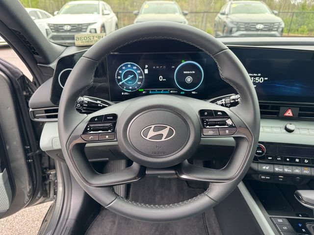 Used 2025 Hyundai Elantra Limited image 20