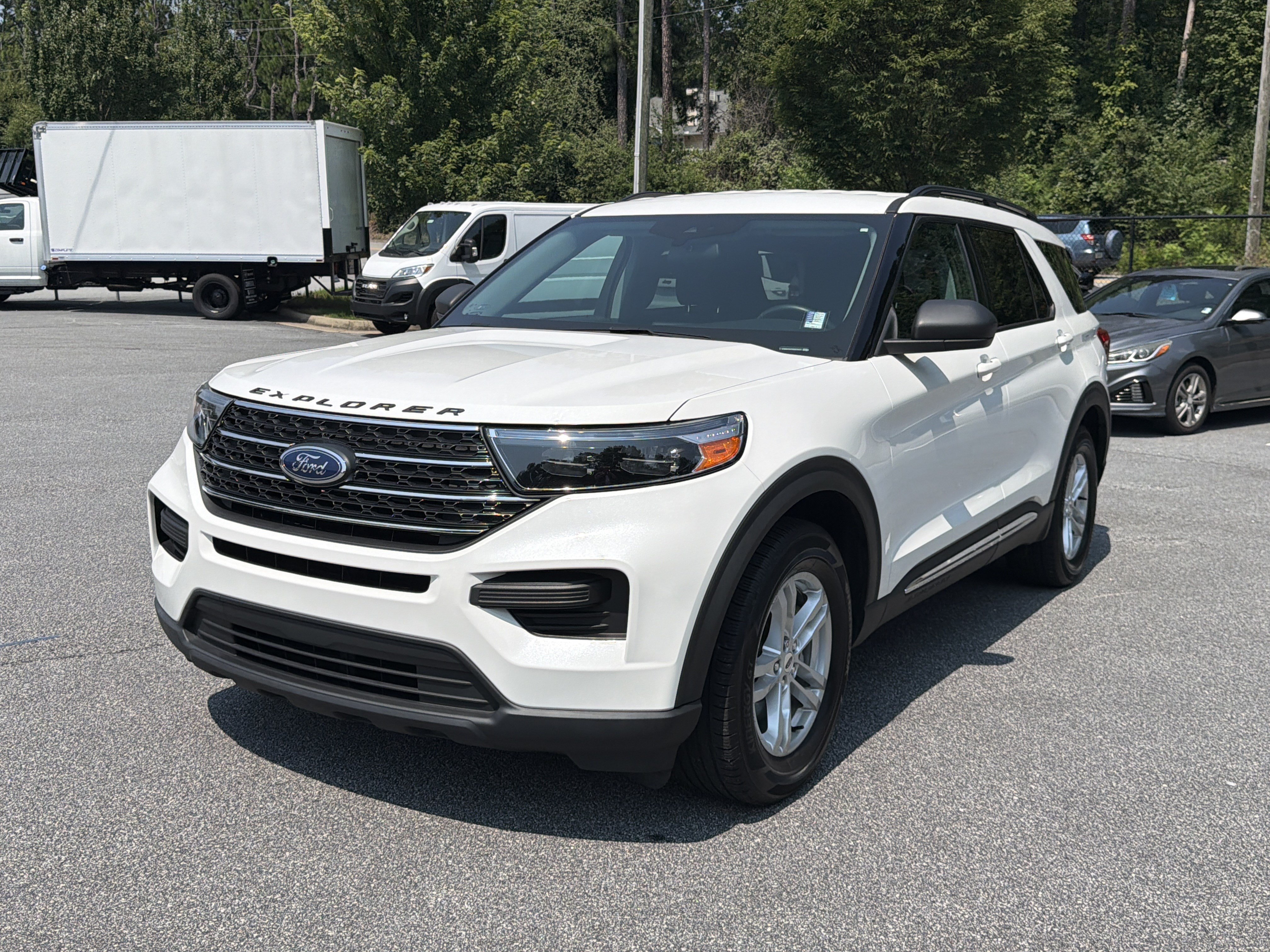 Used 2022 Ford Explorer XLT RWD image 3
