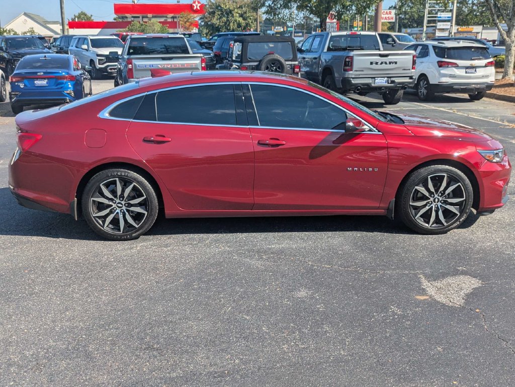 Used 2018 Chevrolet Malibu LT w/ Leather Package FWD image 3