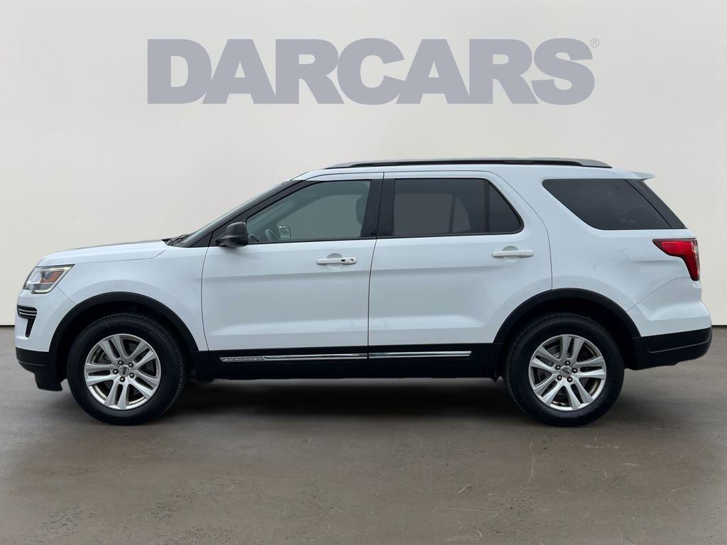 Used 2018 Ford Explorer XLT image 3