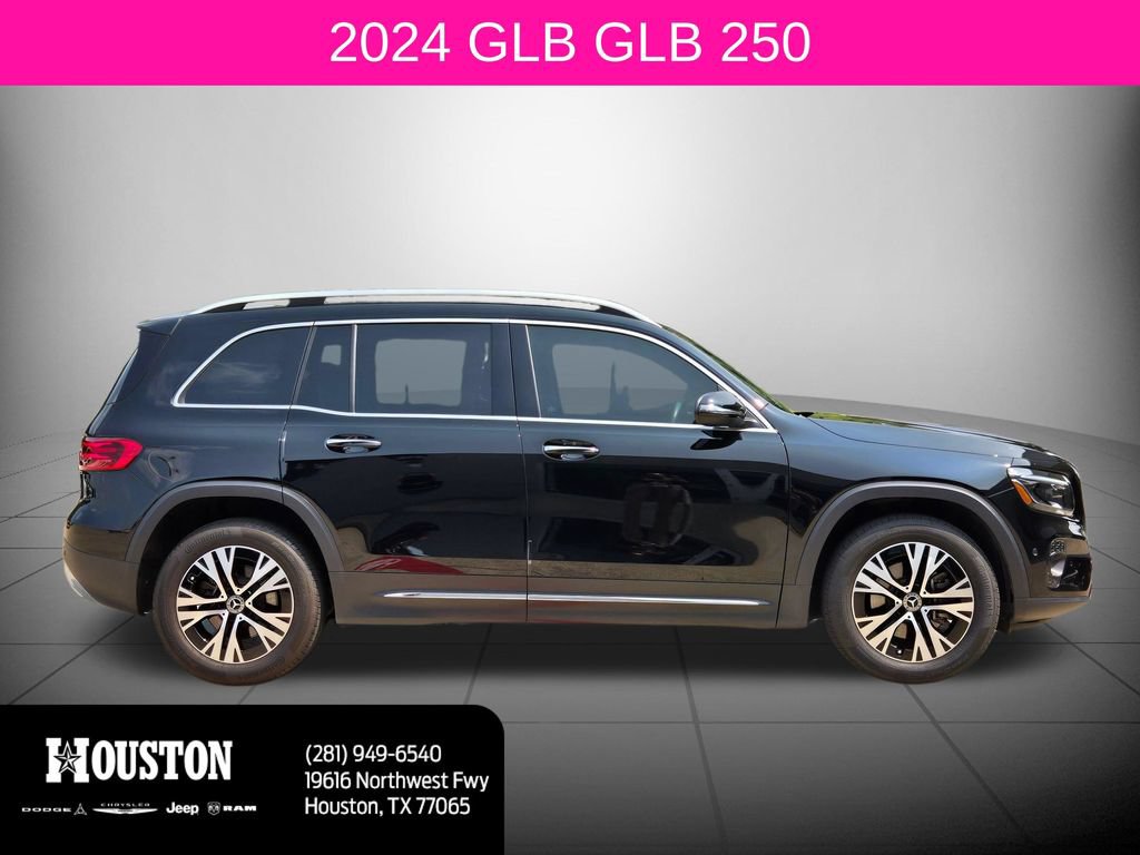 Used 2024 Mercedes-Benz GLB 250 image 2