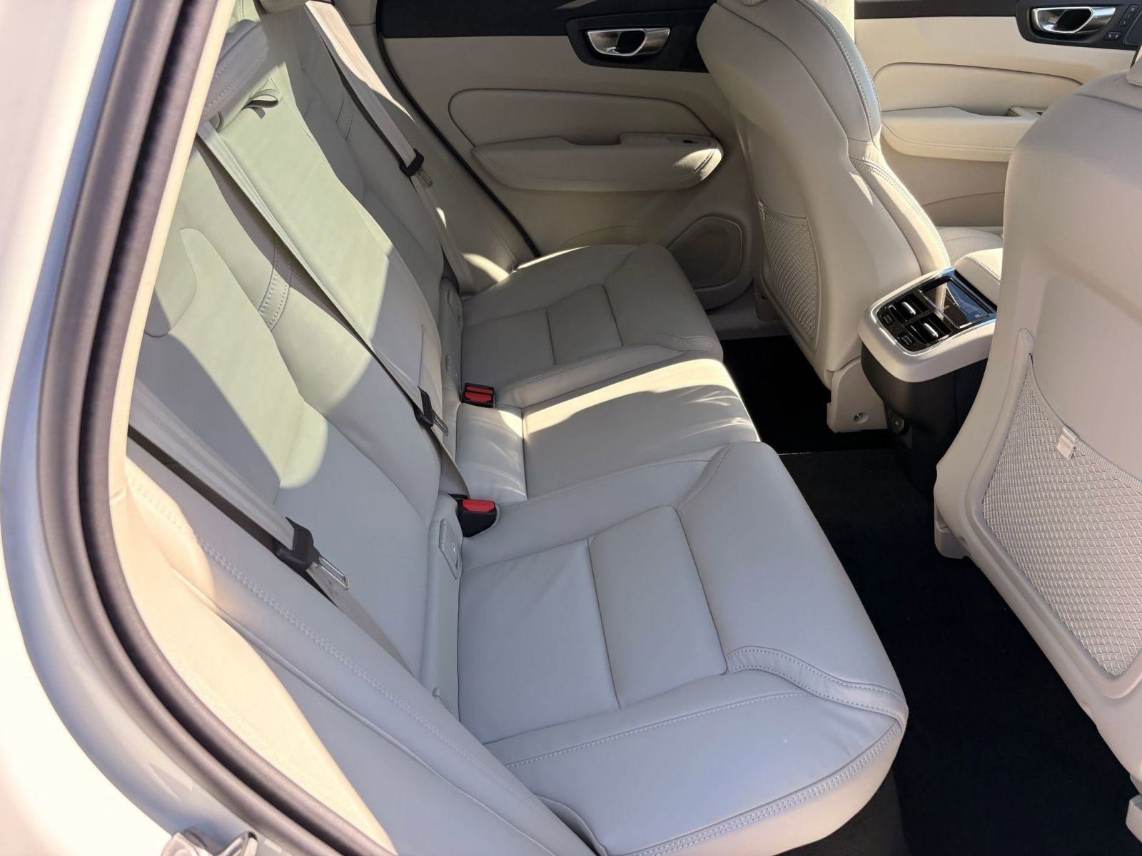 New 2026 Volvo XC60 B5 Ultra w/ Climate Package image 25