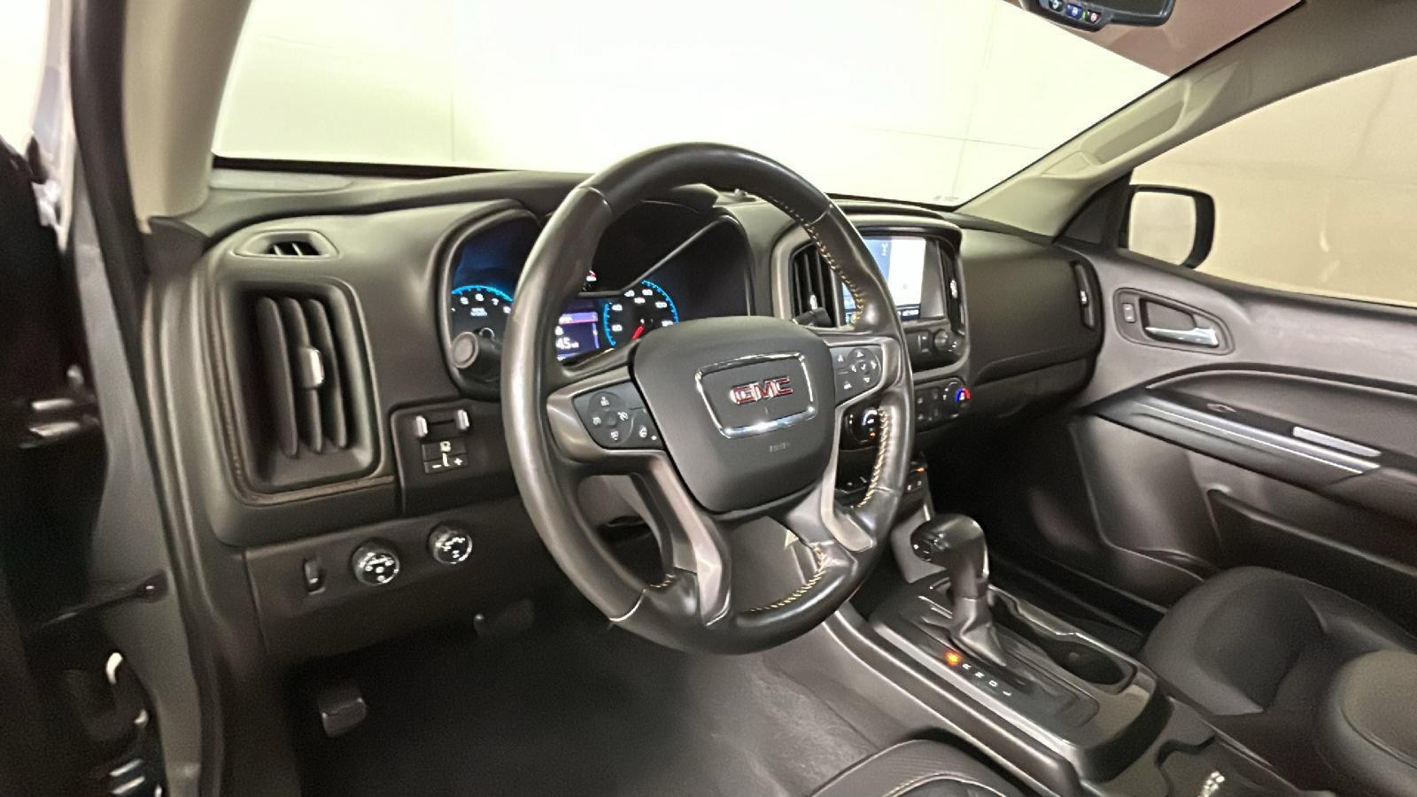 Used 2021 GMC Canyon AT4 w/ Trailering Package AWD/4WD image 16
