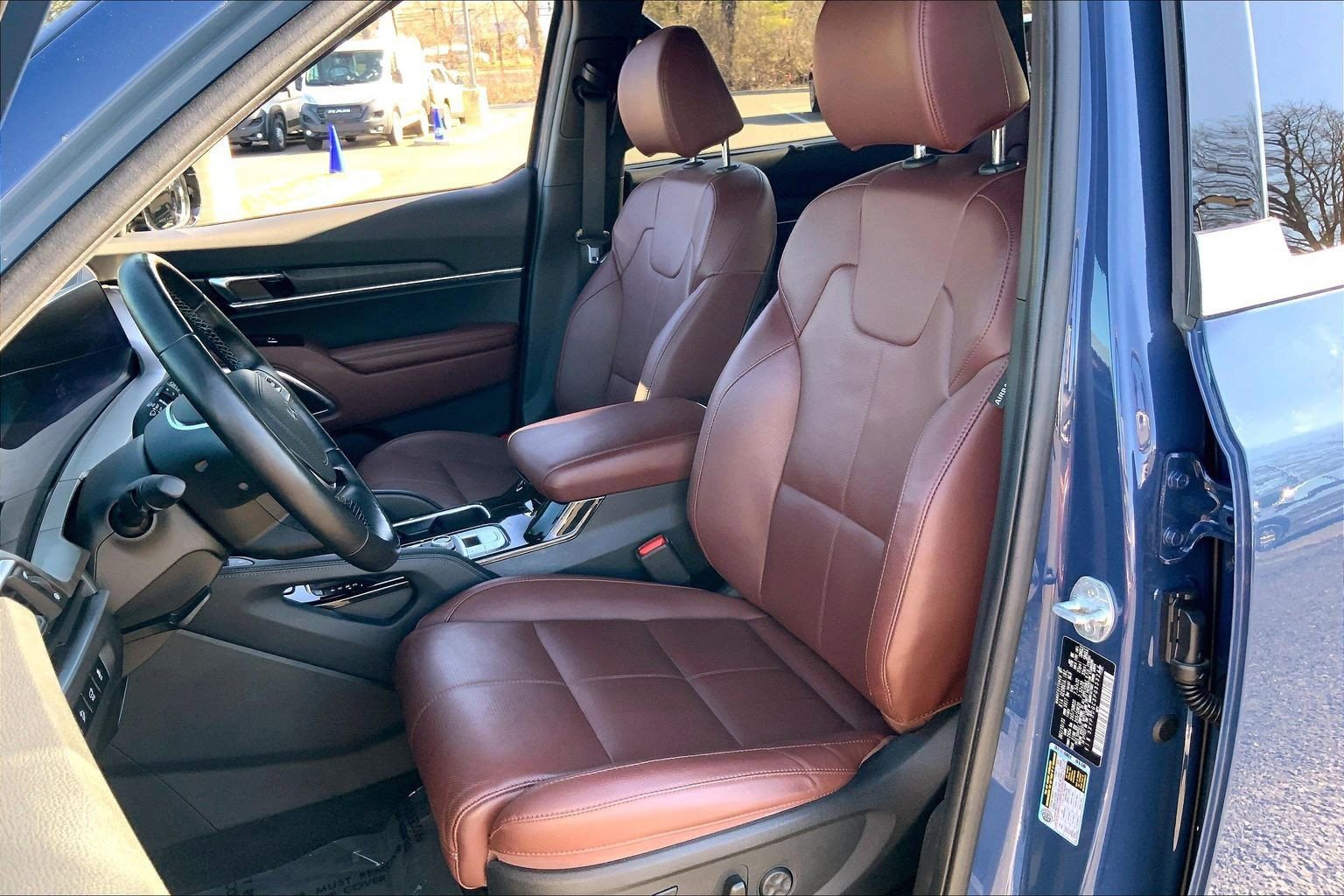 Used 2023 Kia Telluride SX image 8