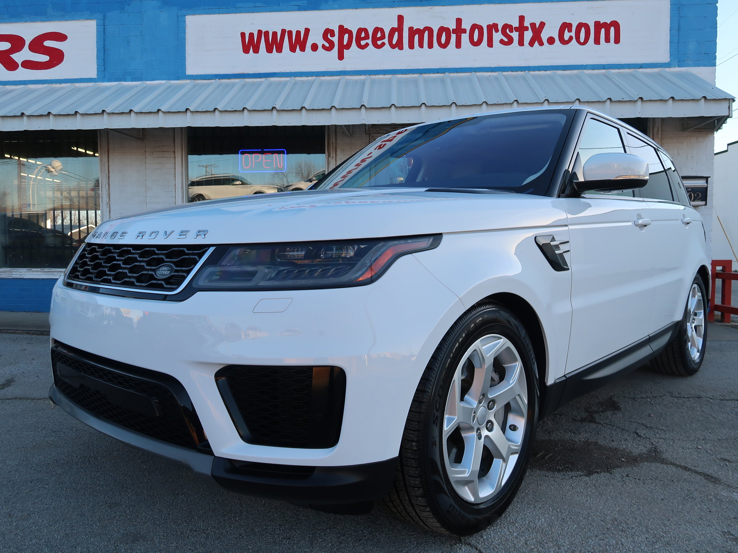 Used 2018 Land Rover Range Rover Sport SE image 5