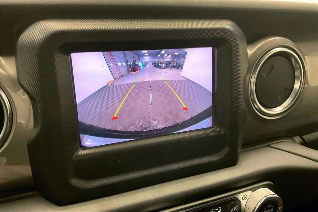 Used 2021 Jeep Wrangler Unlimited Sahara w/ Safety Group image 18