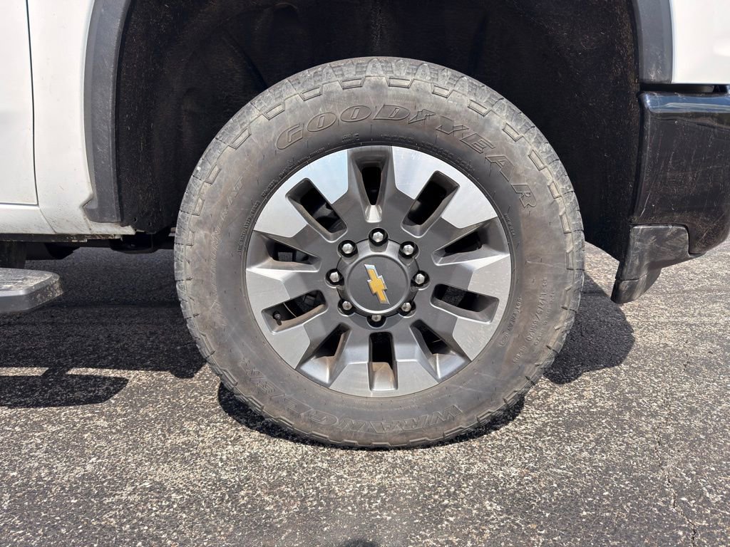 Used 2023 Chevrolet Silverado 2500 Custom w/ Custom Value Package image 16