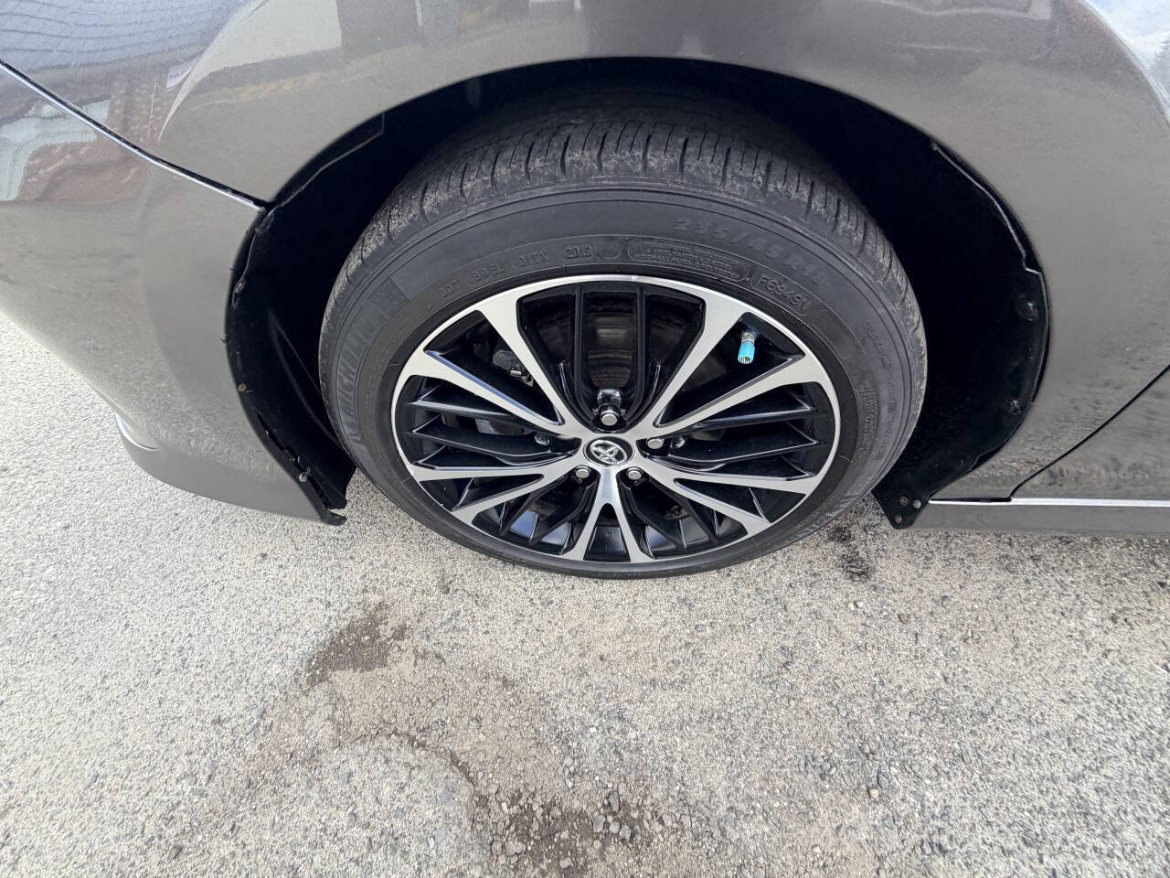 Used 2021 Toyota Camry LE FWD image 33