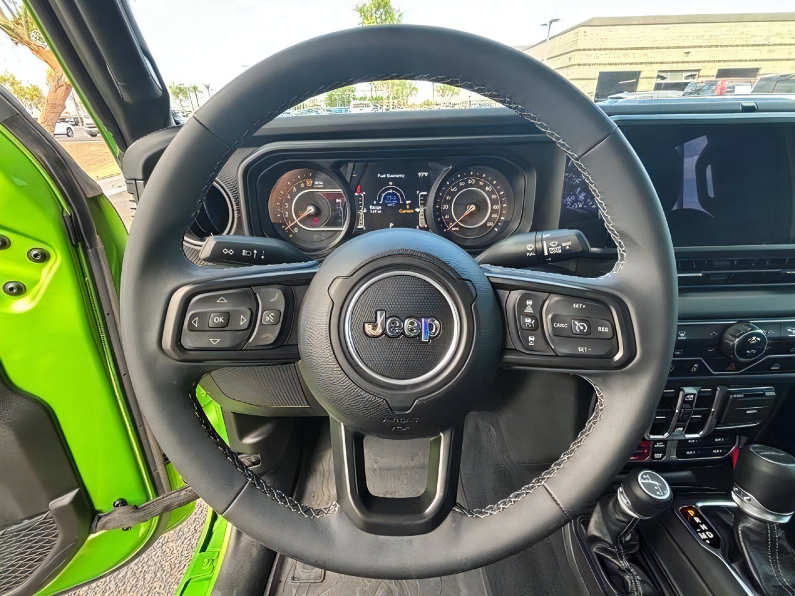 Used 2025 Jeep Gladiator Rubicon w/ Steel Bumper Group AWD/4WD image 12