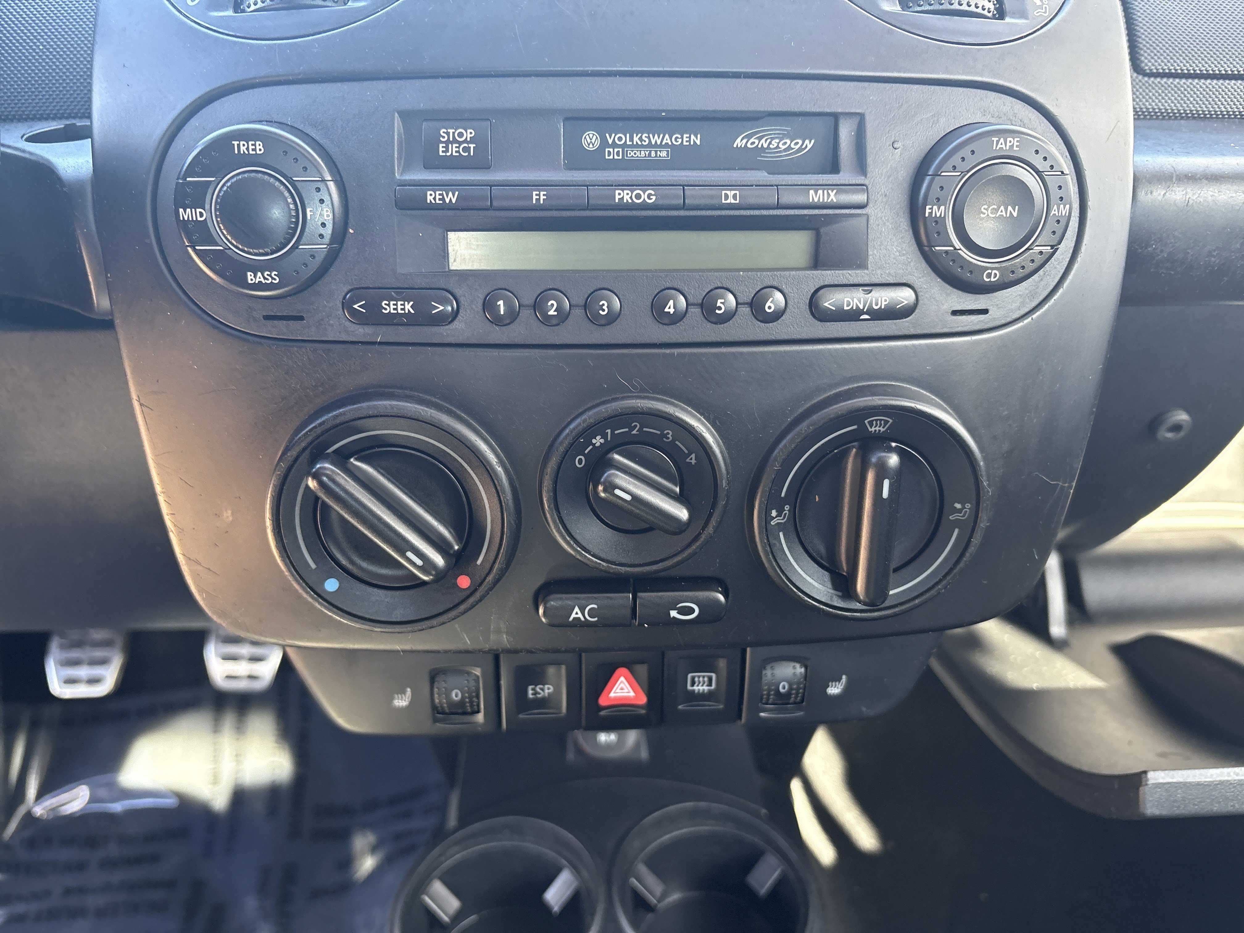 Used 2003 Volkswagen Beetle S image 17