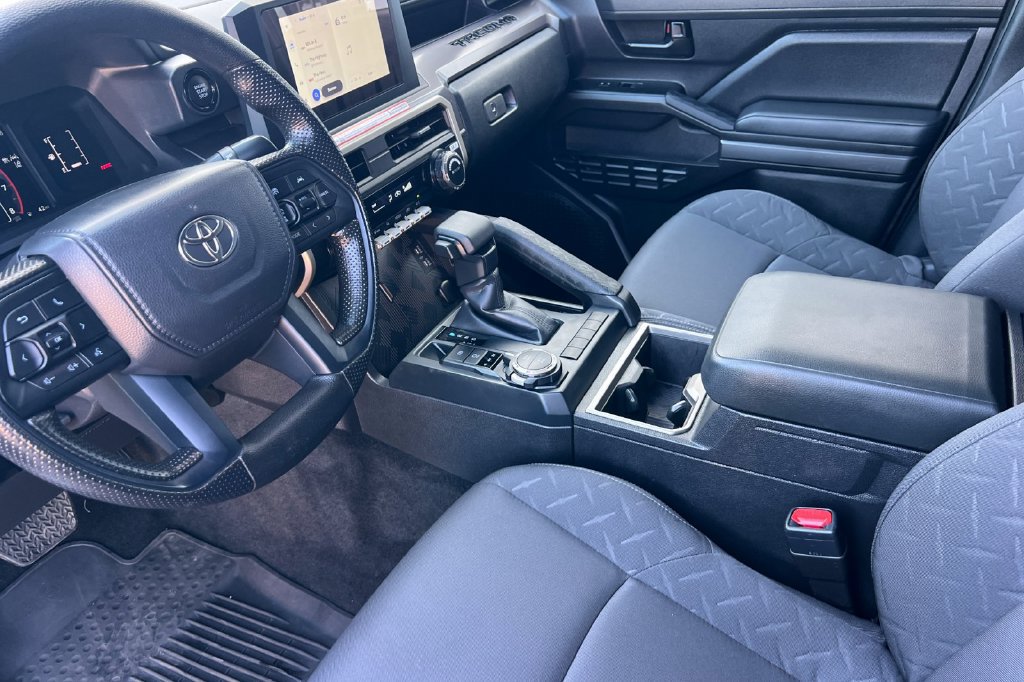 Certified 2025 Toyota Tacoma SR5 AWD/4WD image 13