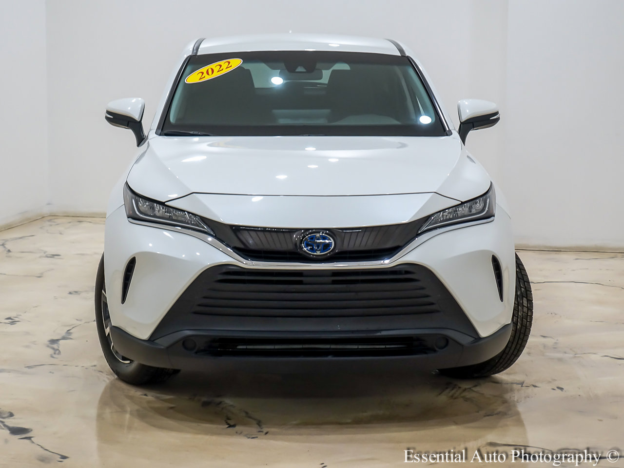 Used 2022 Toyota Venza LE image 5