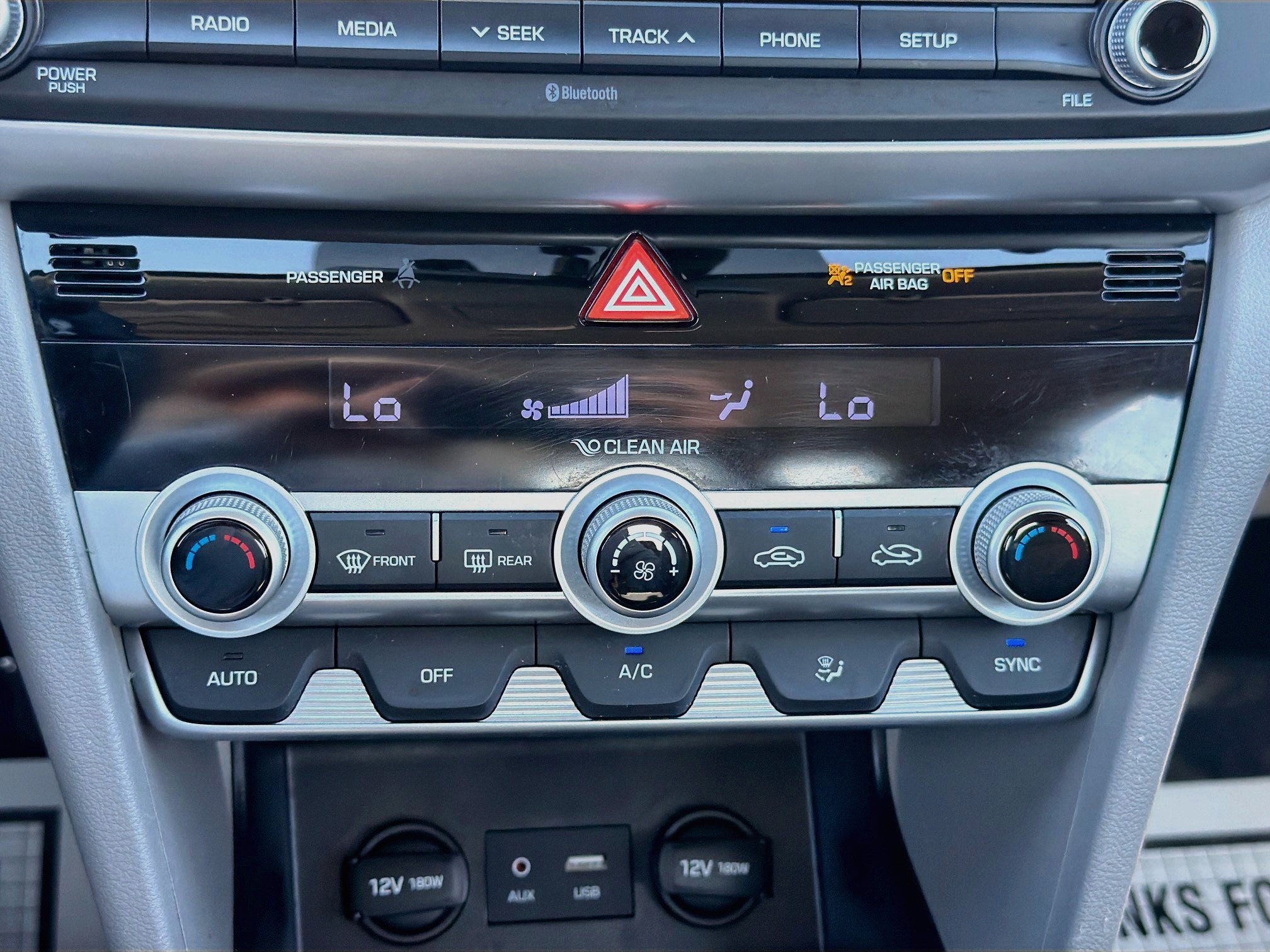 Used 2020 Hyundai Elantra SE FWD image 30